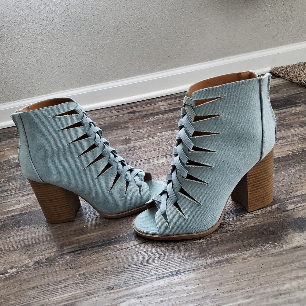 NEW Quipid heels size 6